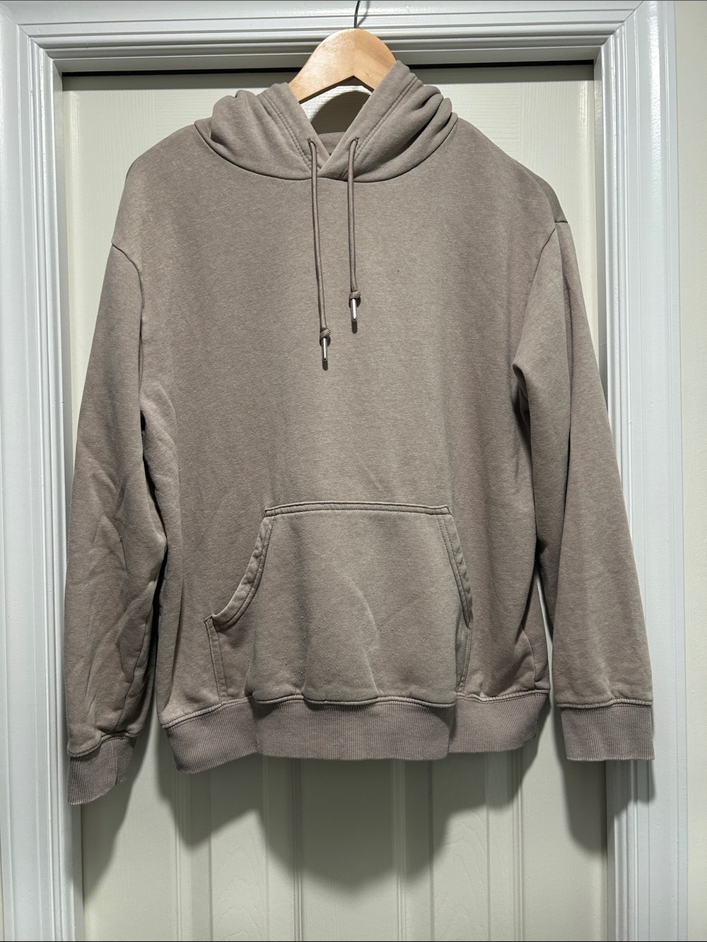 H&M Men's Taupe Pullover Hoodie - Drawstring Kangaroo Pocket